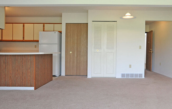 Living Room and Kitchen at Thornridge Apartments, Grand Blanc, MI