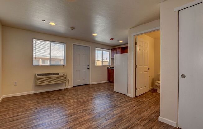 Studio, 1 bath, 288 sqft, $850, Unit Unit 3