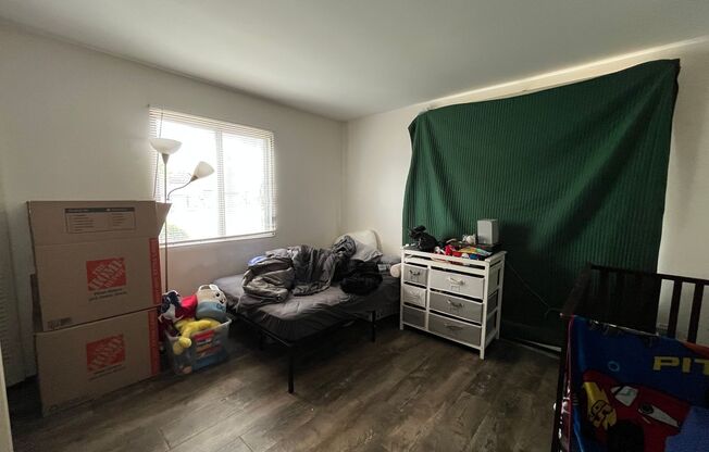 1 bed, 1 bath, $1,095, Unit 11