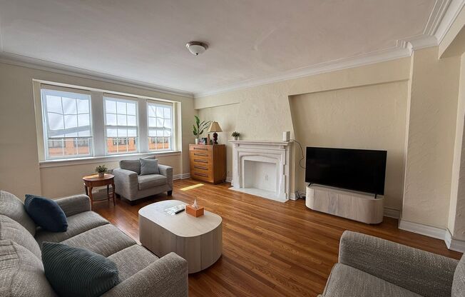 2 beds, 2 baths, 1,303 sqft, $3,000, Unit 601