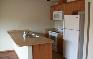 3 beds, 2.5 baths, 1,250 sqft, $1,695, Unit #16