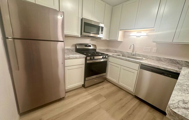 1 bed, 1 bath, $825, Unit 3