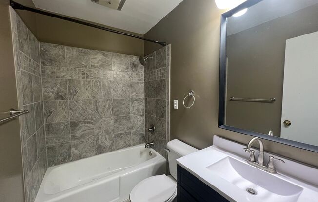 3 beds, 2 baths, $1,450, Unit 2311 Westchester Blvd