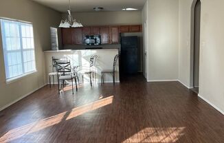 2 beds, 2 baths, $1,100, Unit 203