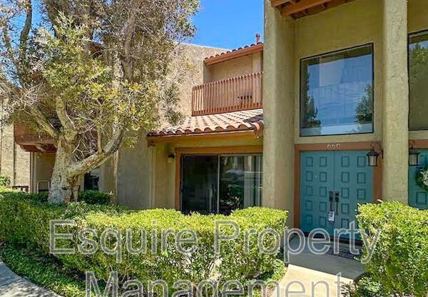 660 ROSEWOOD AVE