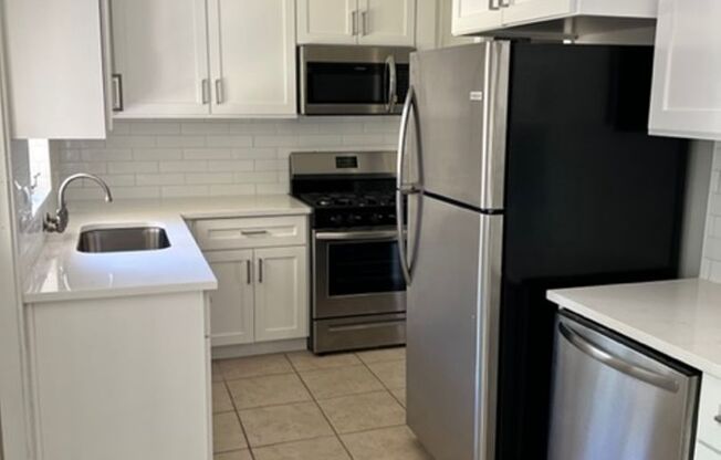 3 beds, 1 bath, $2,000