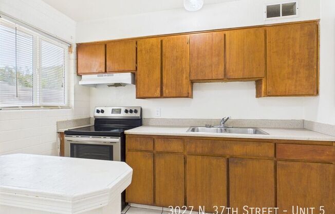3027 N. 37th St.