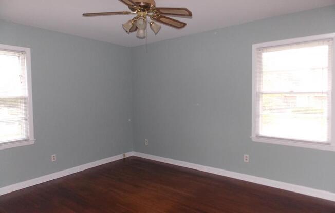 3 beds, 2 baths, 1,568 sqft, $1,400