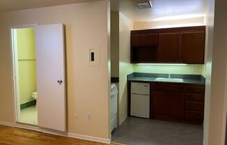 Studio, 1 bath, 275 sqft, $915, Unit 518