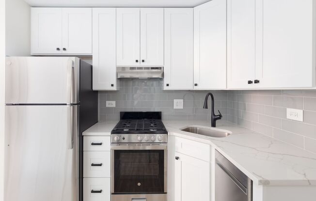 1 bed, 1 bath, 877 sqft, $1,935, Unit 5200L-G