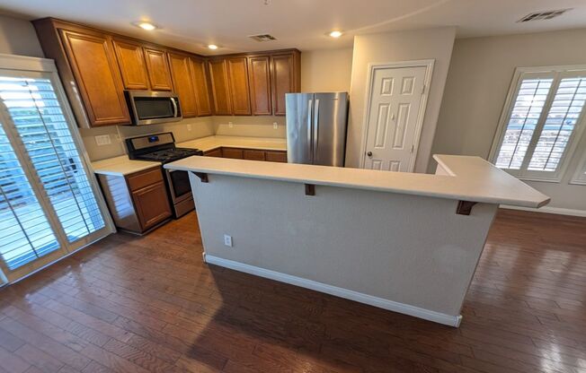 3 beds, 2.5 baths, $1,750