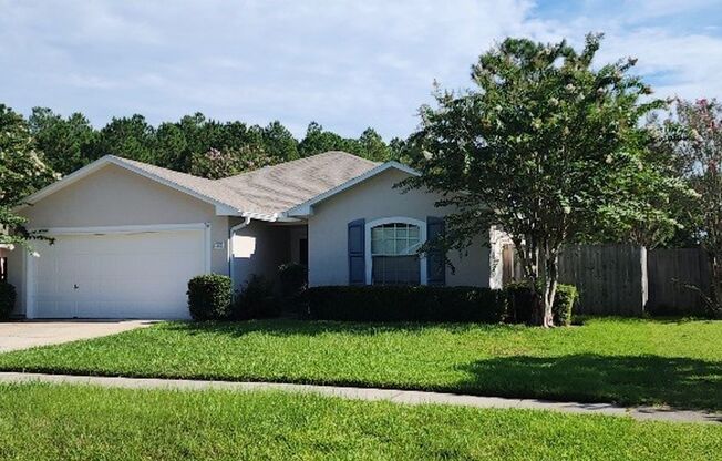 Fence Pond Front 3 bedroom, 2 bath home just minutes from the Southside, beaches, or St. Augustine