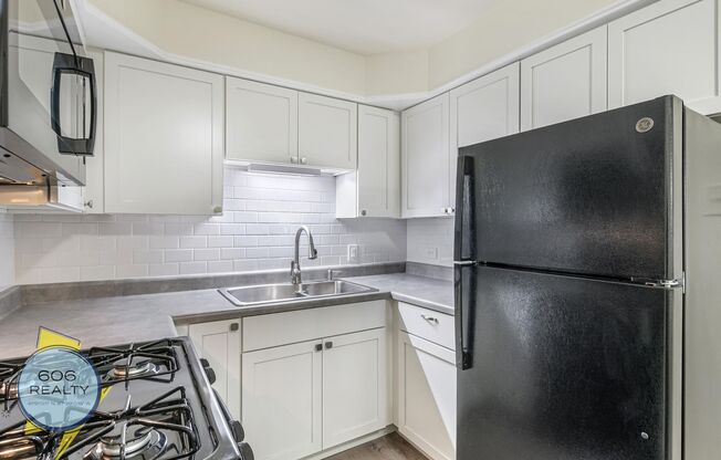 1039 College - apartments and offices for rent