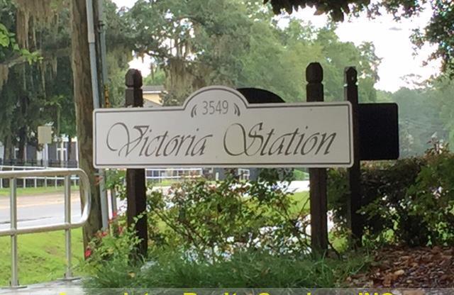 JUST REDUCED! Close to Campus!! 2Br/2.5Ba-  2 Weeks FREE RENT!