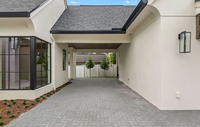 New Construction Lakeside studio