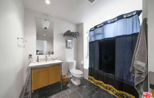 1 bed, 2 baths, 1,400 sqft, $4,250, Unit 716