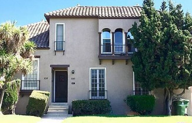 840 S Curson Ave