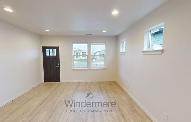 3 beds, 2.5 baths, 1,268 sqft, $1,995, Unit 384 Arissa