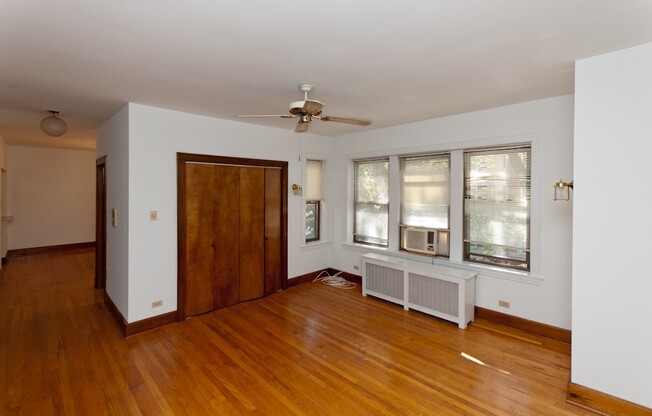 Spacious East Lakeview One Bedroom