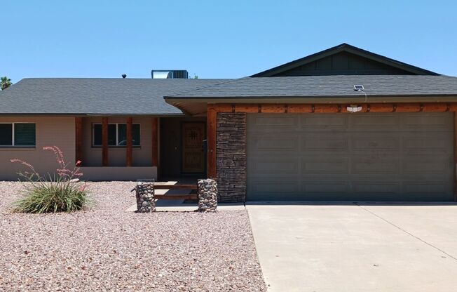 Beautifully Crafted 3 Bed 2 Bath Home in Tempe *NO Carpet**