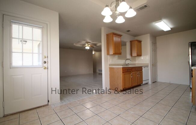 4 beds, 2 baths, $1,375