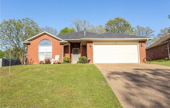 Beautiful 3 bed 2 bath for rent in Van Buren! **AVAILABLE NOW**