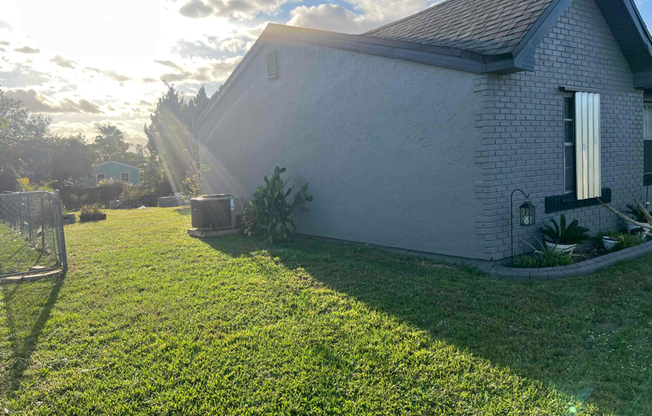 322 SW KENTWOOD RD