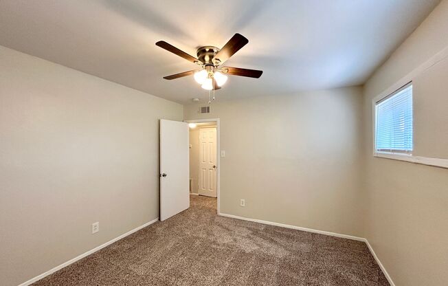 2 beds, 1 bath, $950, Unit SC541