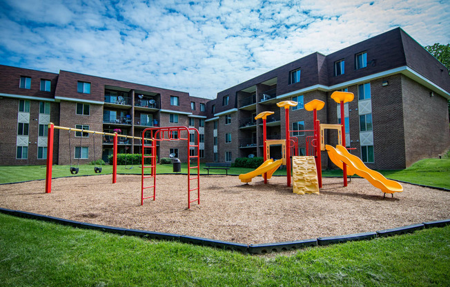 Oakton Park Apartments Playground 02