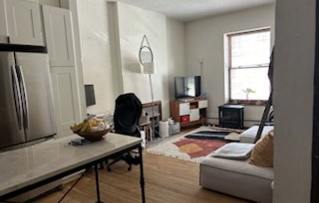 1 bed, 1 bath, $1,050