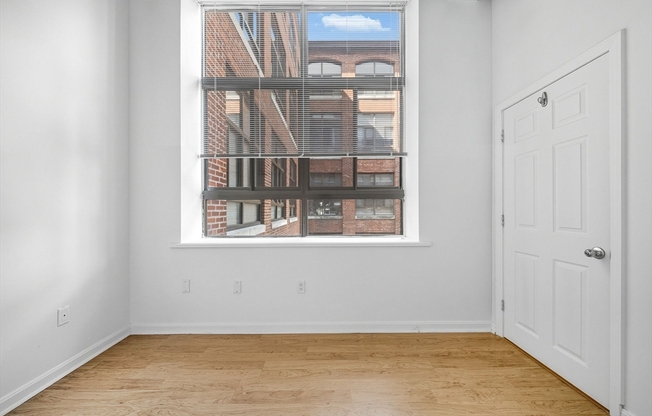 1 bed, 1 bath, 440 sqft, $2,100, Unit U106