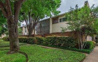 2702 Douglas Ave