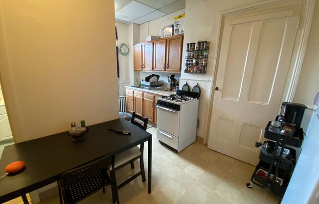 Fantastic 2 Bedroom Apartment - S. Oakland Walk to Pitt Campus! Call Now!