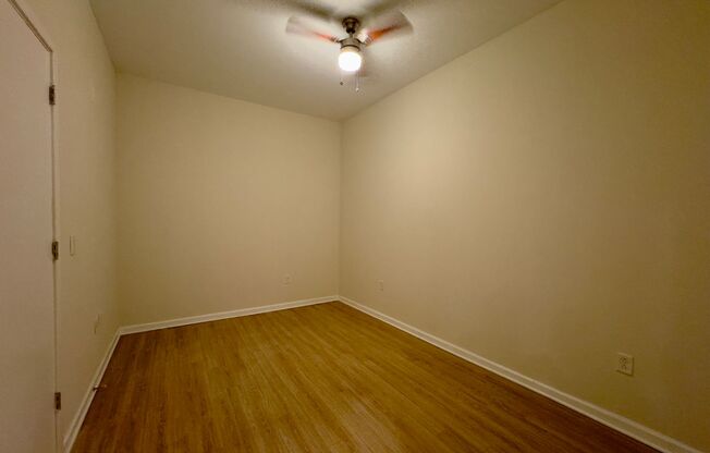 2 beds, 1 bath, 913 sqft, $1,399, Unit 407 Unit 204