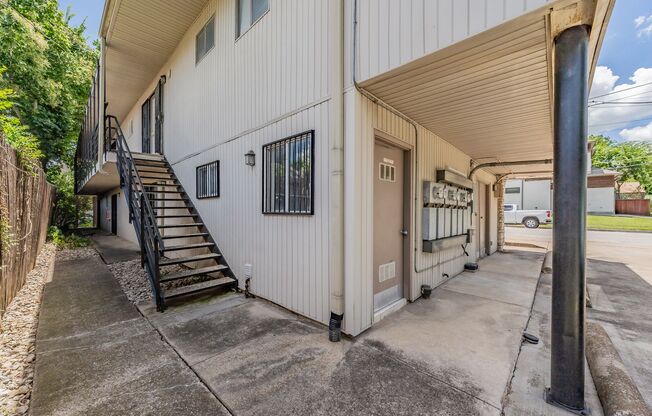 Fully Remodeled 1 Bed / 1 Bath in the Heart of Monticello!