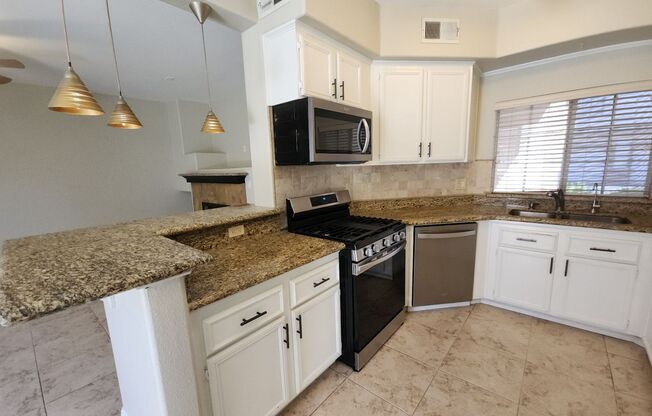 3 beds, 2.5 baths, $1,750, Unit Unit 1039