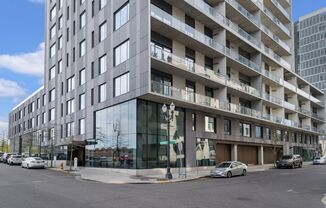 The Vista - 2 bed/2.5 bath Pearl District Condo w/parking/storage/concierge/most utilities/amenities