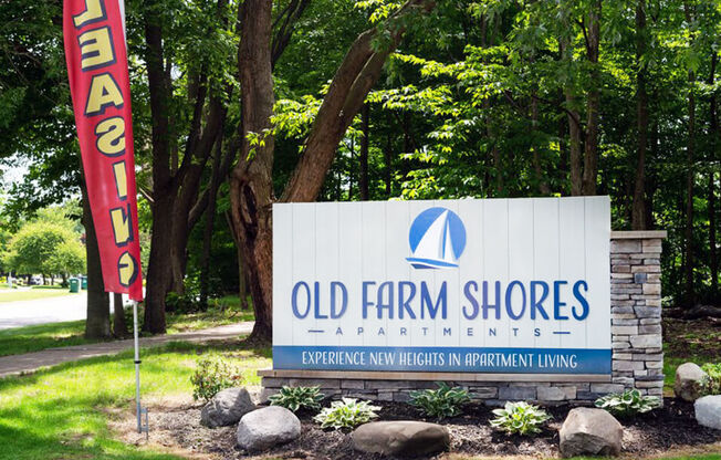 Old Farm Shores apartments welcome sign