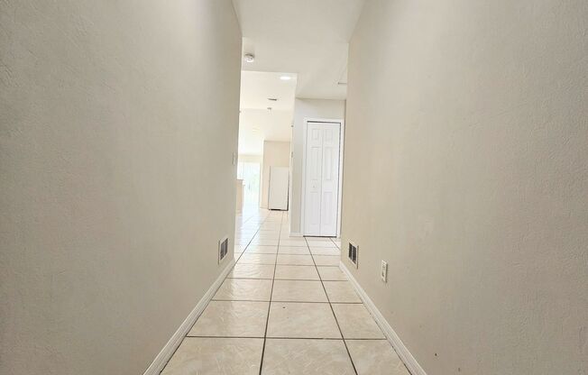 Charming 3-Bedroom, 2-Bath Home in Convenient Lehigh Acres Location