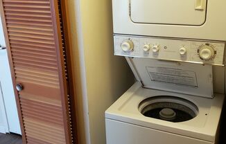 1 bed, 1 bath, 719 sqft, $1,975, Unit 216