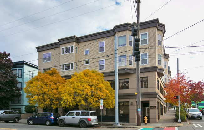 Yesler Place - 2BD/2BA Corner Home | Fantastic Views, In Unit W/D, Modern Touches, 1,100 sqft