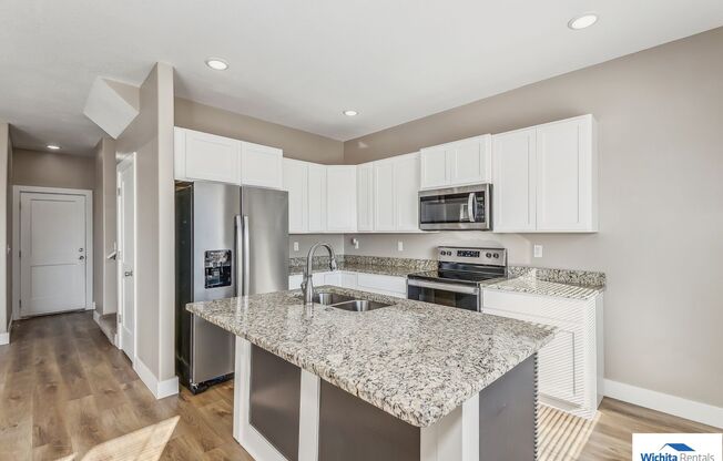 Newer 4 bedroom, 2.5 bath duplex NE Wichita