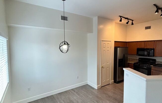 3 beds, 2 baths, $1,495, Unit UNIT 2208