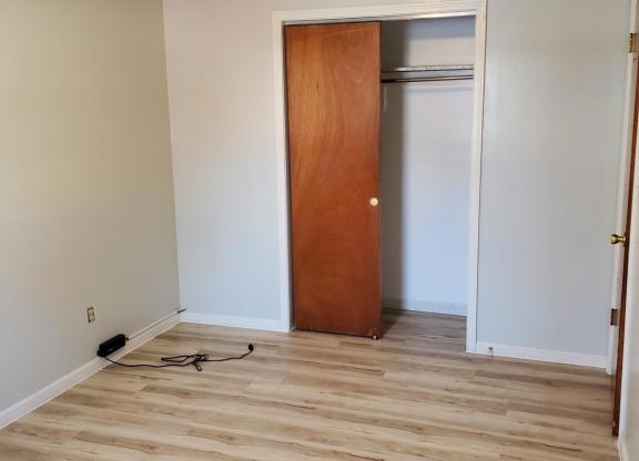 2 beds, 1 bath, 850 sqft, $1,250