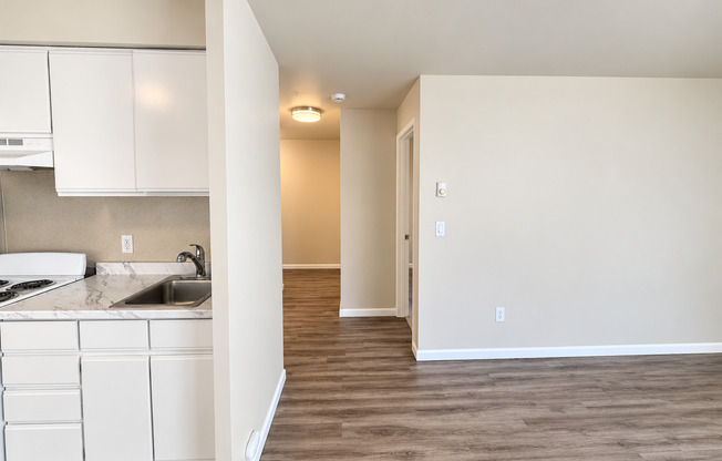 1 bed, 1 bath, 460 sqft, $1,295, Unit 206