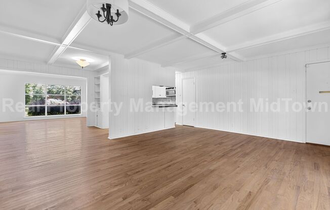 Live Elevated in the Heart of Viridian – Stunning Island Townhome!