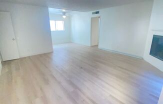 BUR - 14942 Burbank Blvd