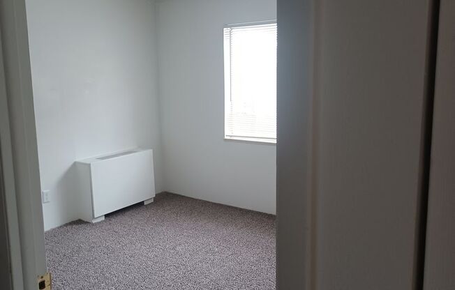 1 bed, 1 bath, 645 sqft, $1,050, Unit 710