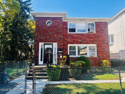 22 GRASMERE AVE