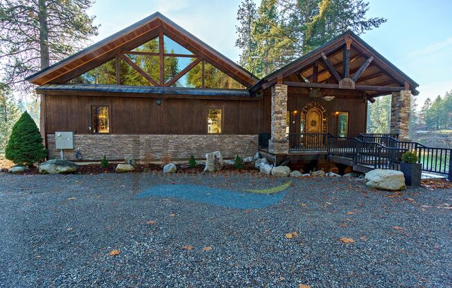 Stunning Luxury Hayden Lake Lodge with 5 Bedrooms and 4 Bathrooms and a Private Dock on Hayden Lake!